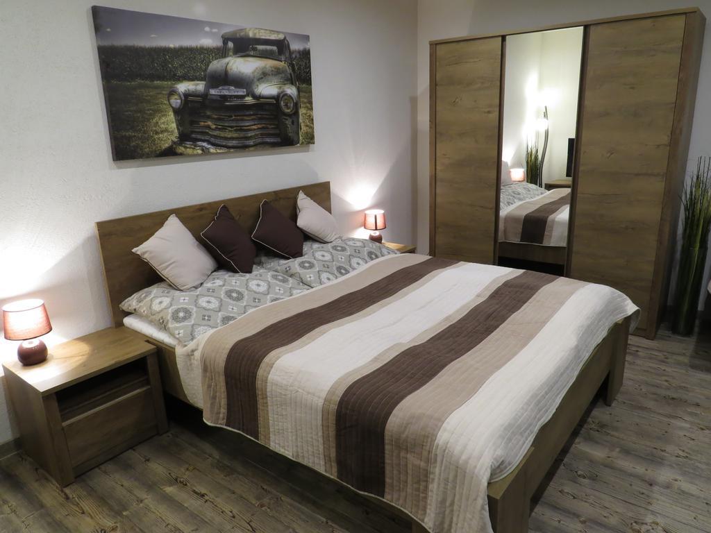 Apartman Route 18 Liptovský Mikuláš Екстериор снимка