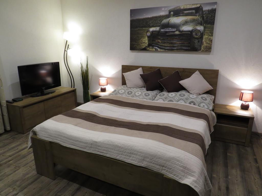 Apartman Route 18 Liptovský Mikuláš Екстериор снимка