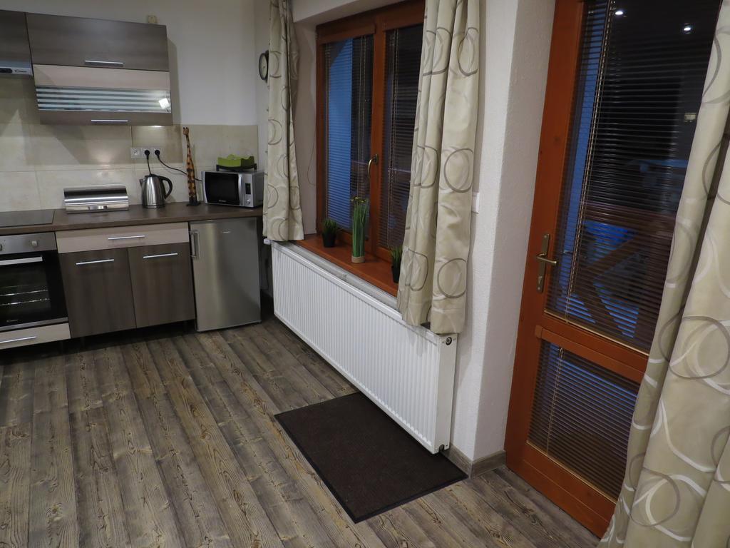 Apartman Route 18 Liptovský Mikuláš Екстериор снимка