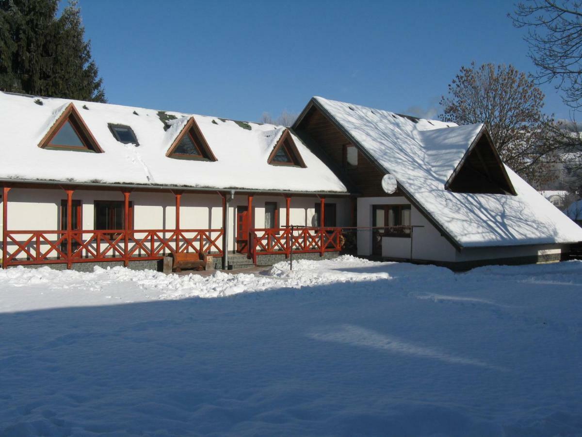Apartman Route 18 Liptovský Mikuláš Екстериор снимка